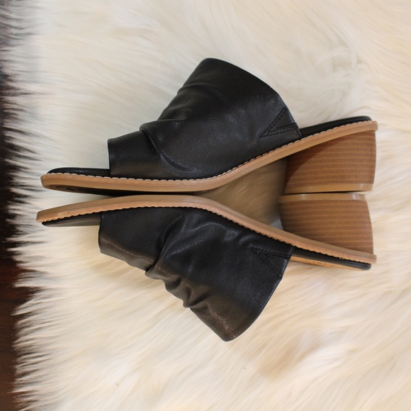 EuroSoft by Sofft, black Corley open toe slide sandals - Picture 5 of 12